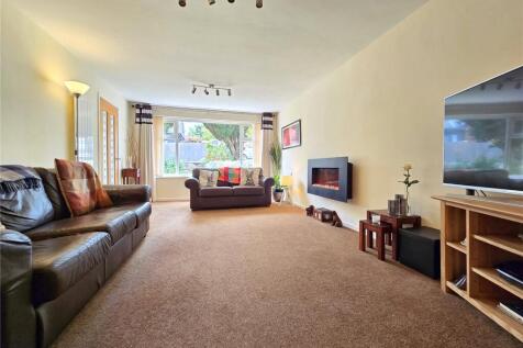 Spacious Lounge