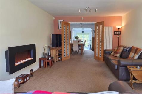 Lounge To Dining Rm