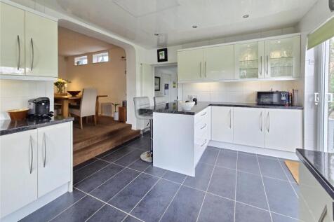 Kitche To Dining Rm
