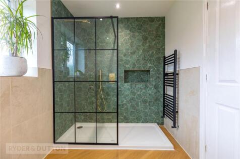 Master En-Suite
