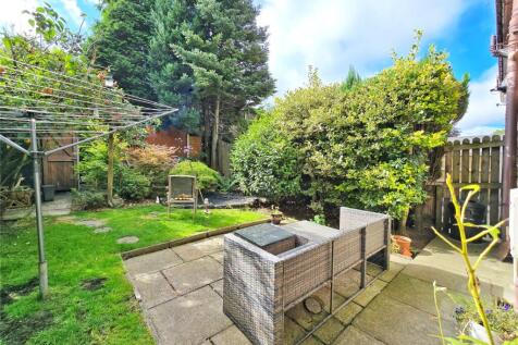 Patio &amp; Lawn Gardens