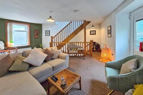 Spacious Lounge