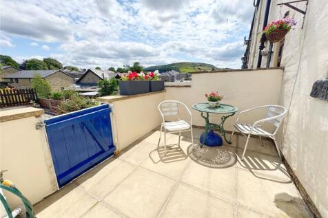 Sunny Rear Patio