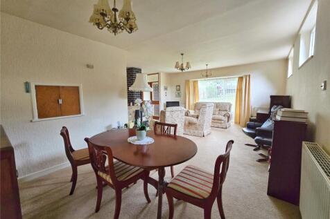 Dining Room &amp; Lounge