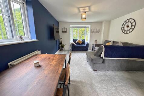 Lounge/Dining