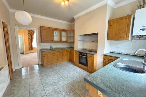 Spacious Kitchen