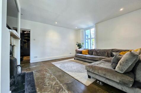 Spacious Lounge