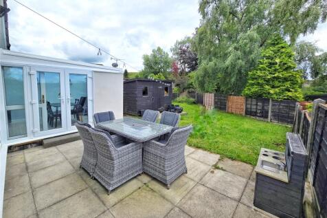 Patio &amp; Lawn Gardens