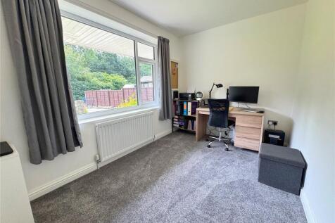 Bedroom 3/ Study