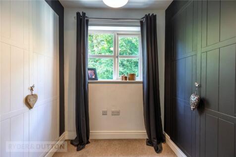 Walk-In-Wardrobe
