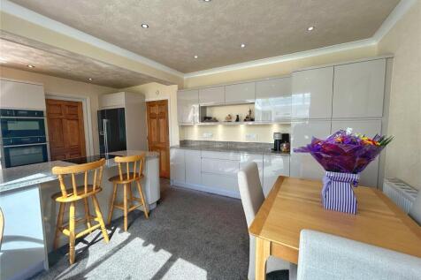 Dining/Kitchen