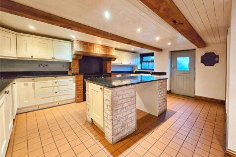 Spacious Kitchen