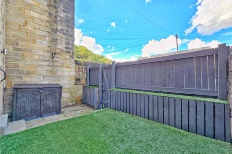 Rear Patio Yard