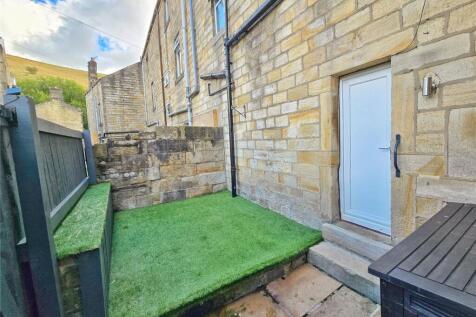 Rear Patio Yard
