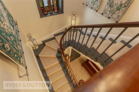 Sweeping Staircase