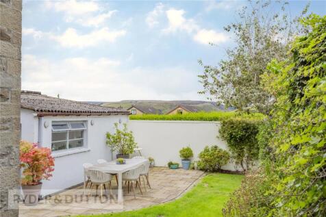 Rear Garden & Garage