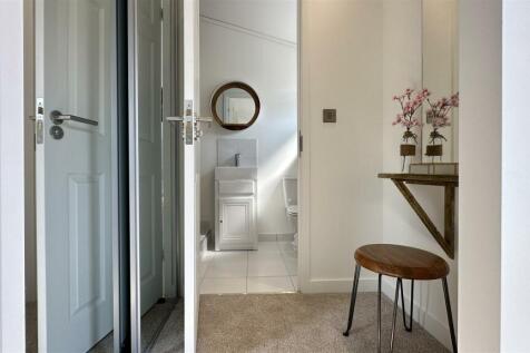 DRESSING AREA