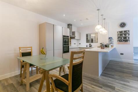 kitchen 1.jpg
