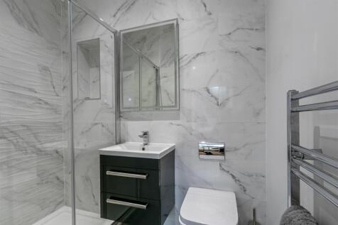 ensuite.jpg