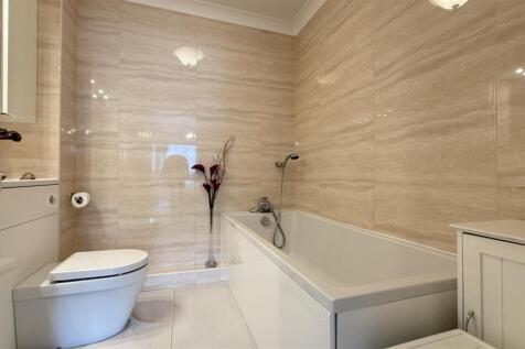 EN SUITE