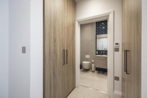 DRESSING AREA