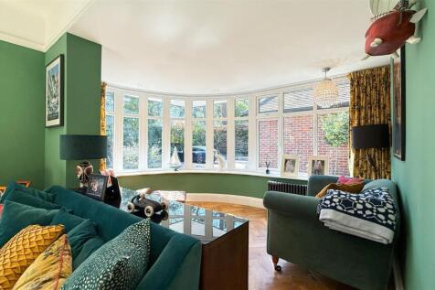 FORMAL LOUNGE
