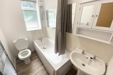 Bathroom (2).jpg