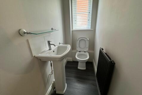 Cloakroom toilet