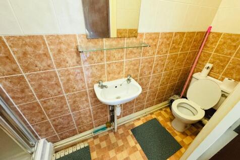 En-suite downstairs