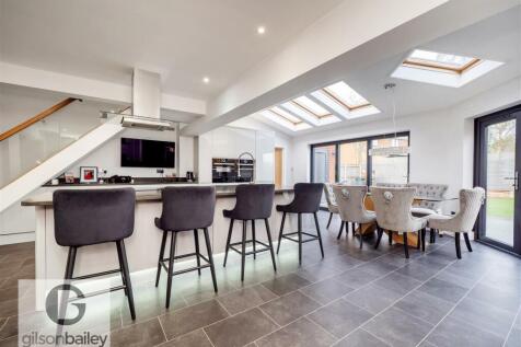19ChurchGreen-35.jpg