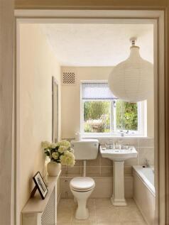 BATHROOM 3.jpg