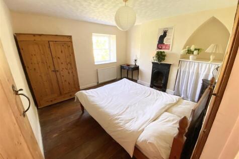 BEDROOM 4.jpg