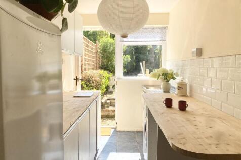 KITCHEN 1.jpg