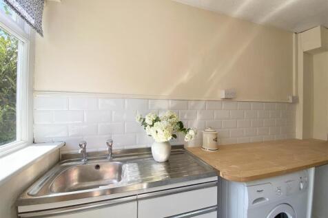 KITCHEN 2.jpg