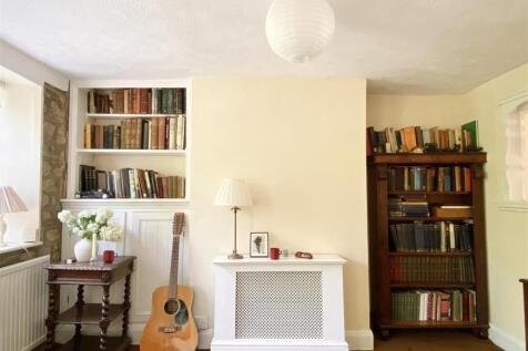 LIVING ROOM 3.jpg
