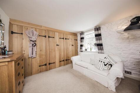 Dressing Room / Bedroom