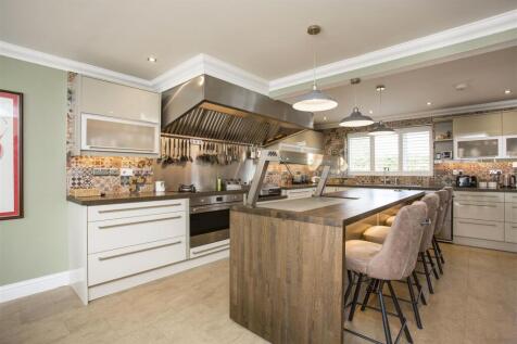 Kitchen Diner - Family Room