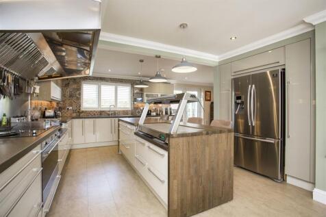 Kitchen Diner - Family Room