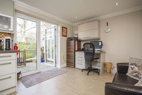 Kitchen Diner - Family Room