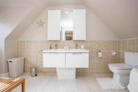 Master Ensuite Bathroom
