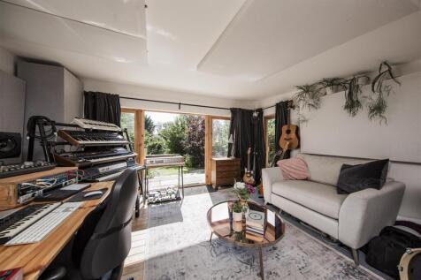 Studio Office