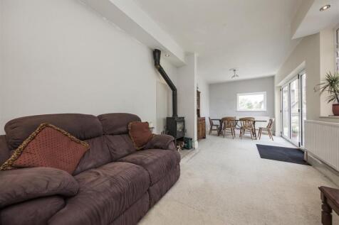 DINING FAMILY ROOM