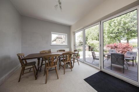 DINING FAMILY ROOM