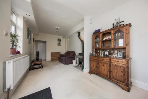 DINING FAMILY ROOM