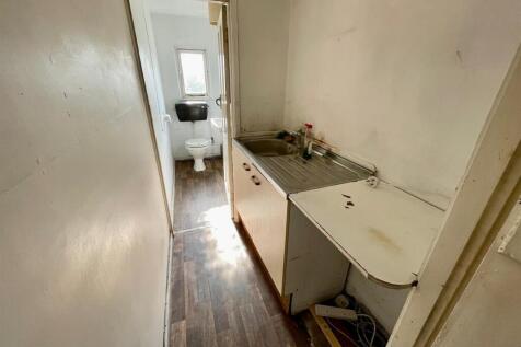 First Floor Kitchenette/W.C