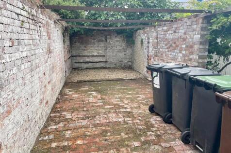 Courtyard Yard Garden