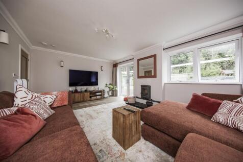 Well Proportioned Lounge