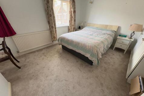 bed2.jpg