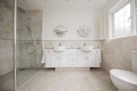 Modern Ensuite shower room