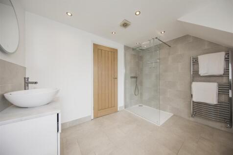 Modern Family Four Piece Bathroom